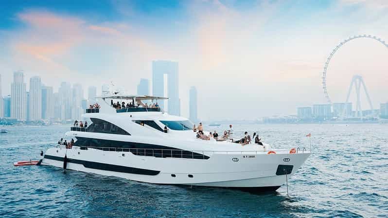 Billet Dubaï : superyacht de luxe avec DJ, baignade et bar en option