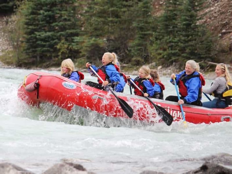 Aventure familiale en rafting dans le parc national Jasper