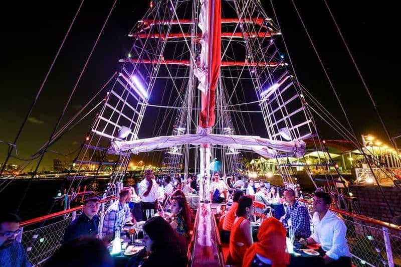 Dîner buffet City Lights avec vin et bière à volonté