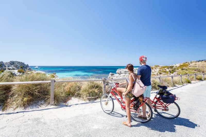 Depuis Perth : Traversée de l'île Rottnest en ferry et à vélo