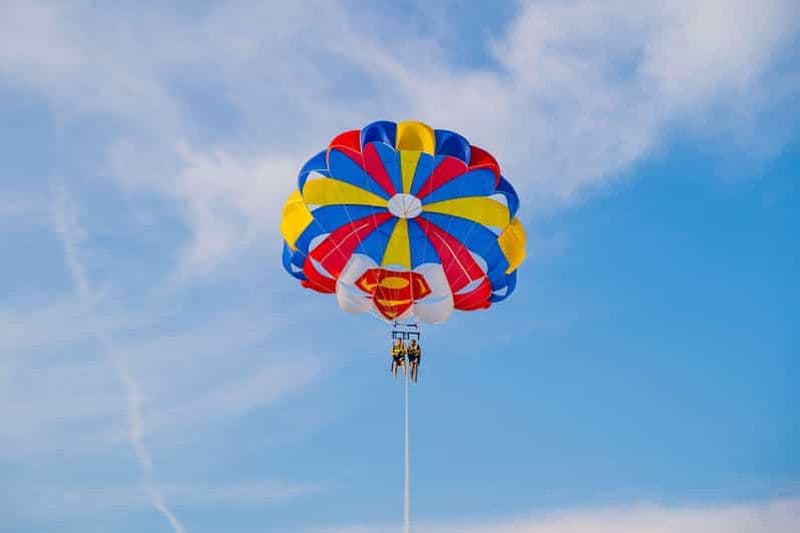 Barcelone : vol magique en parachute ascensionnel et vue sur la mer
