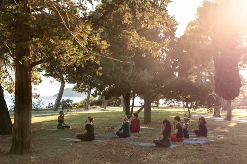 Split : cours de yoga au coucher du soleil avec vue sur la mer