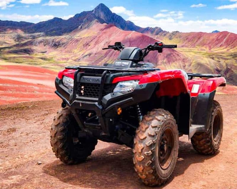 Au départ de Cusco : excursion en quad à la montagne arc-en-ciel et à la vallée rouge.