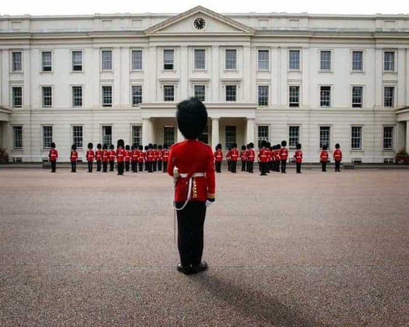 Londres Buckingham Palace : visite à pied de la relève de la garde