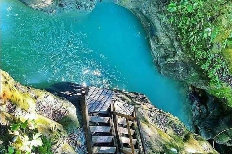 Visite privée : Amber Cove : tyrolienne, cascades et déjeuner