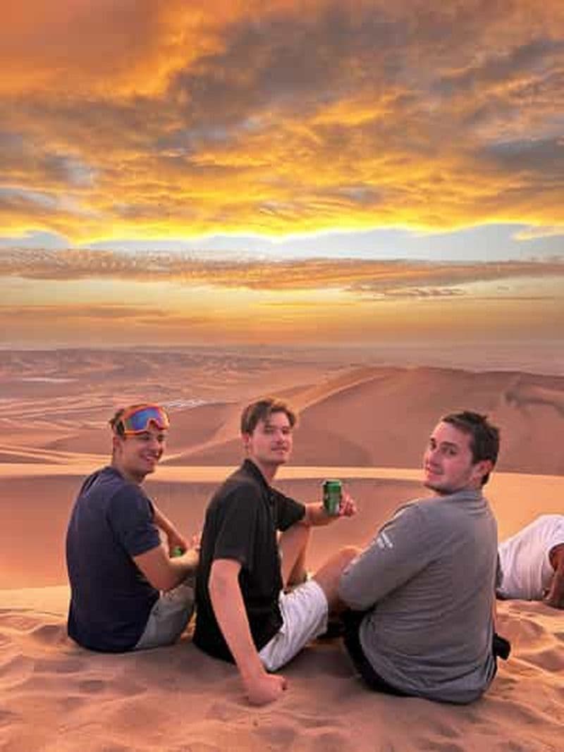 Excursion en buggy dans le désert de Huacachina, coucher de soleil et sandboarding