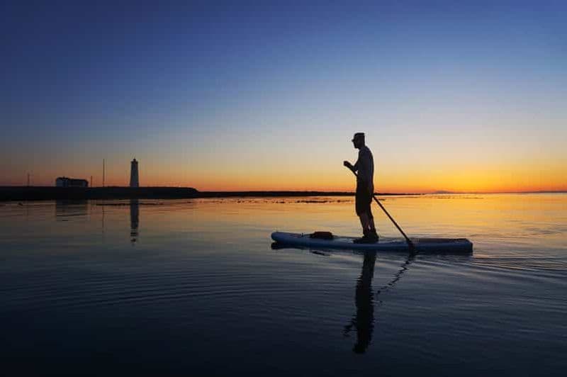 Visite privée au coucher du soleil en paddle à Reykjavik