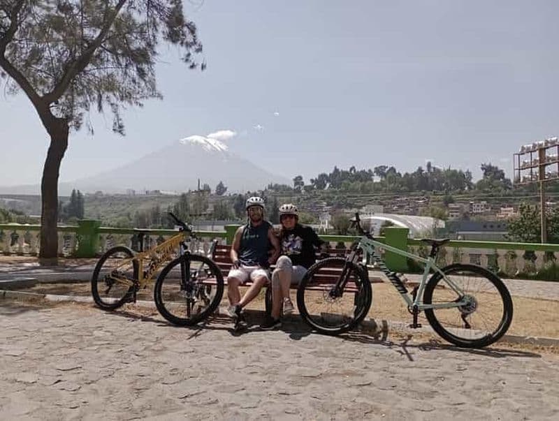 VISITE DE LA VILLE D'AREQUIPA À VÉLO