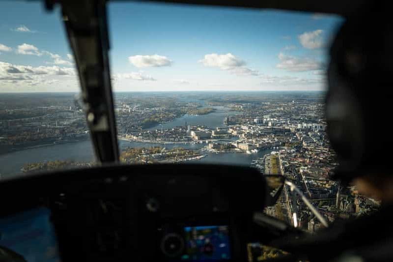 Vol privé en hélicoptère au-dessus de l'archipel de Stockholm