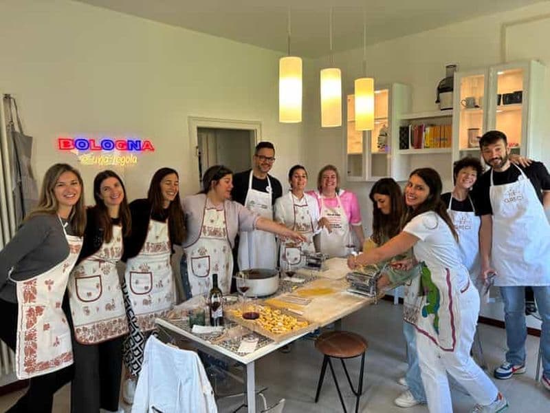 Bologne : 3 pâtes, tiramisu et dégustation de vins à volonté