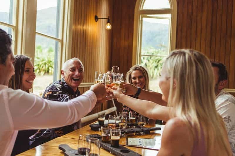 Queenstown : Tournée des vins et des bières artisanales au crépuscule