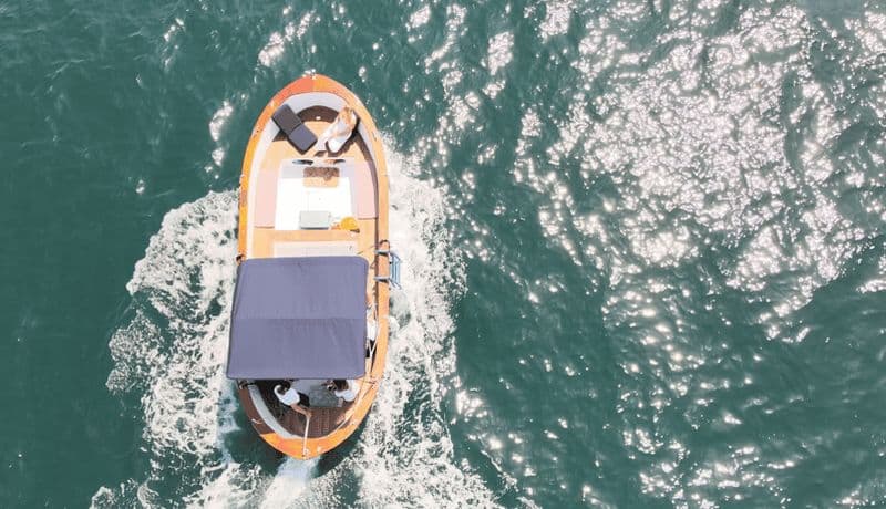 Naples : Tour en bateau du Castel dell'Ovo avec plongée en apnée et apéritif