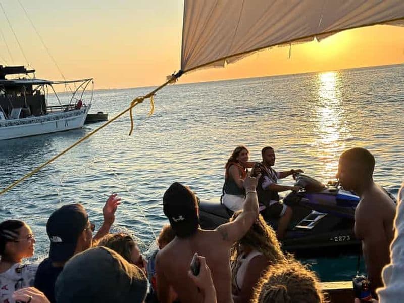 Croisière Sunset Party à Zanzibar avec BoomBoom Boat