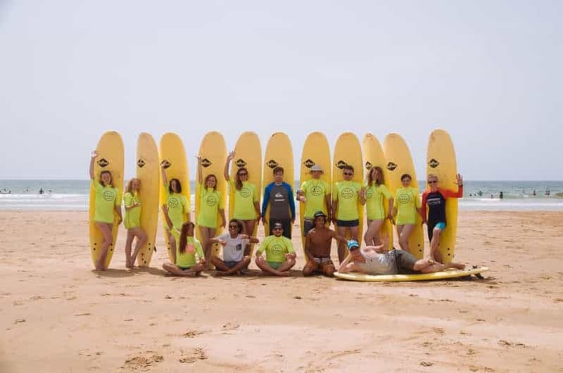 Taghazout : Cours de surf pour débutants avec session et déjeuner gratuits