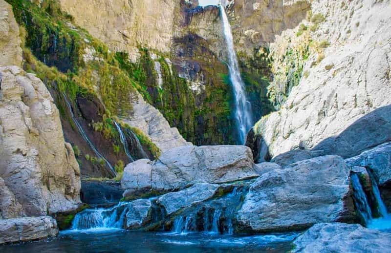 Trekking, chutes d'eau et bains thermaux