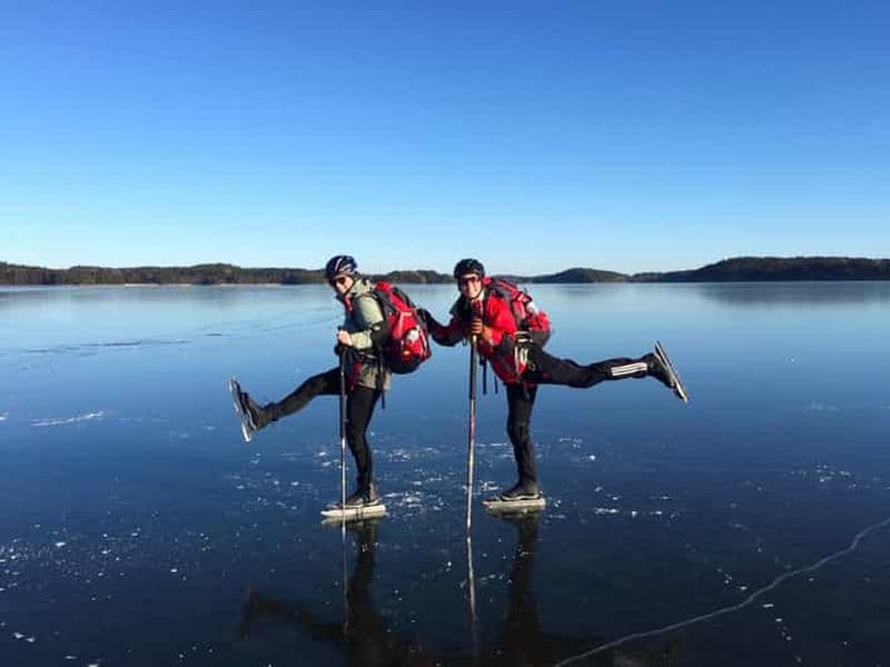 Stockholm : Visite d'initiation au patinage sur glace naturelle
