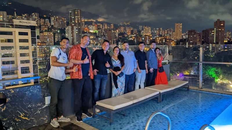 Vie nocturne à Medellín : Tournée des bars sur les toits