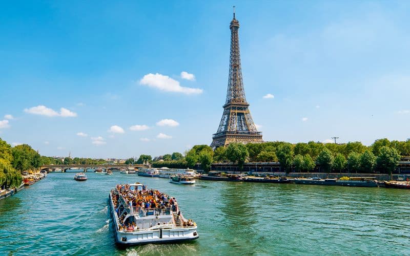Billets pour la Tour Eiffel avec visite de la ville et croisière sur la Seine
