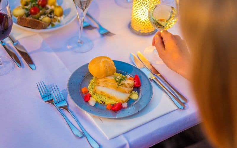 Amsterdam : dîner-croisière avec menu à 4 plats et boissons
