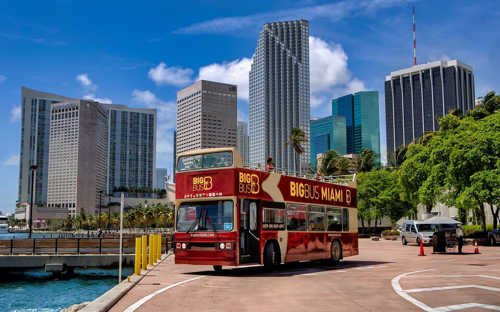 Big Bus : tour en bus Hop-On Hop-Off de Miami avec visite nocturne et croisière en bateau en option
