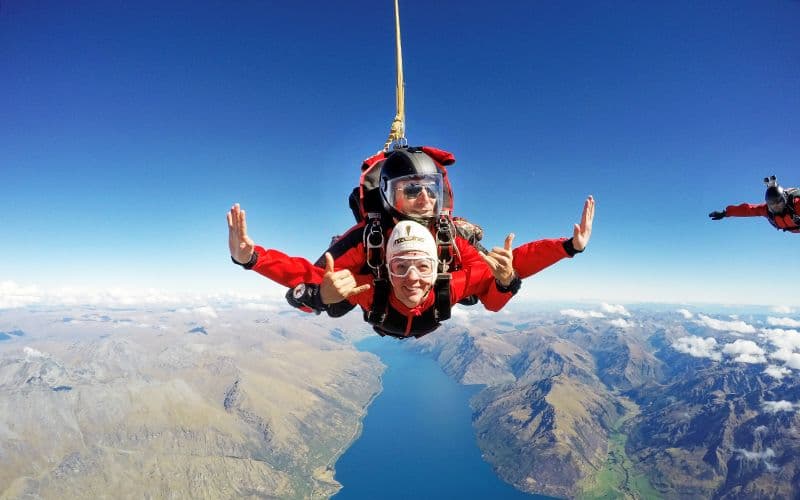 Votre expérience de saut en parachute en tandem à Queenstown avec navettes