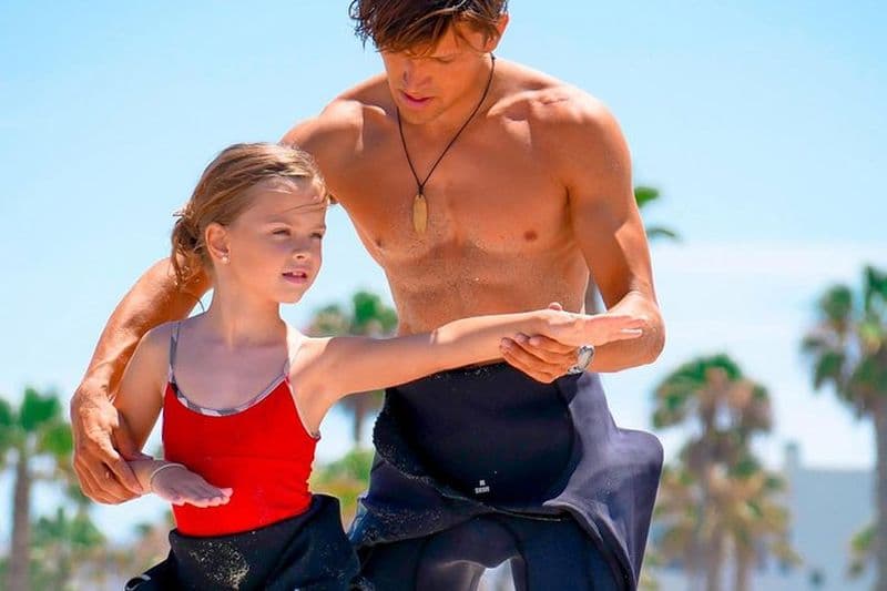 Cours de surf pour enfants à Los Angeles