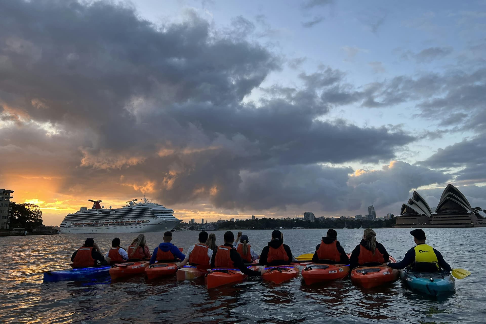 Balade en kayak au lever du soleil dans le port de Sydney