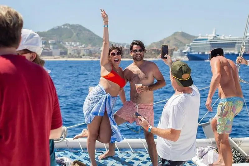 Croisière avec snorkeling et bar ouvert à Los Cabos