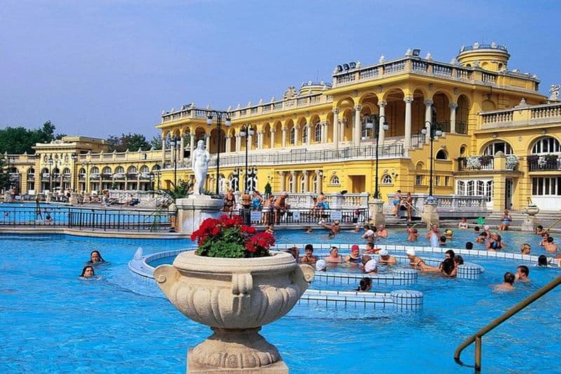 Billets pour le Balnéaire Széchenyi de Budapest avec dîner et croisière
