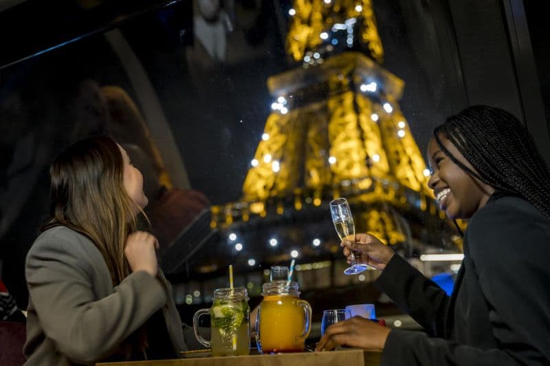 Billet Croisière dînatoire de luxe sur la Seine avec champagne