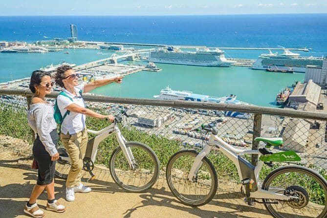 Balade à vélo à Barcelone avec promenade en bateau