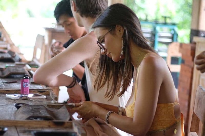Cours de fabrication de bijoux en argent à Bali