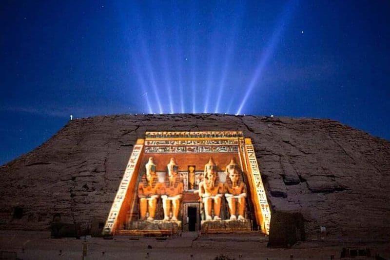 Billets pour le spectacle de lumière et son au Temple de Karnak avec transferts depuis Louxor