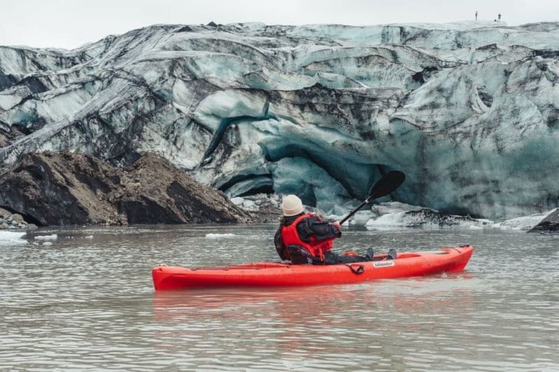 Billet Excursion en kayak sur le lagon glaciaire de Sólheimajökull à Vik