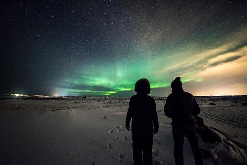Tour en bus pour voir les aurores boréales à Reykjavik