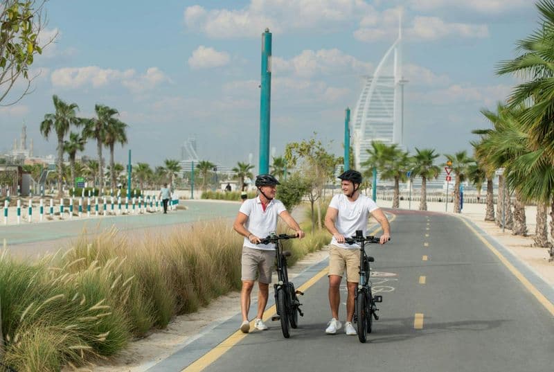 Excursion en vélo électrique à Dubaï avec options de visite de la vieille ville, de la plage et du désert