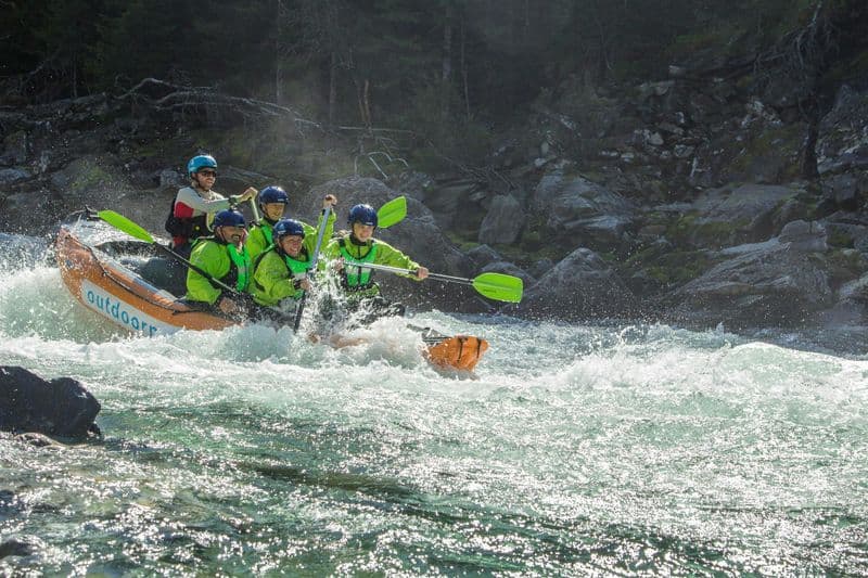 Rafting en eaux vives sur la rivière Raundal