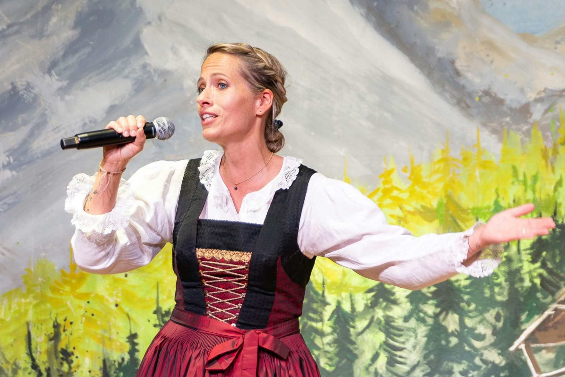 Billet Gundolf Family Tyrolean folk show in Innsbruck with dinner option