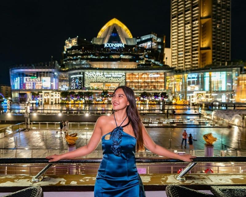 Luxury dinner cruise with buffet, live music and hotel pickup