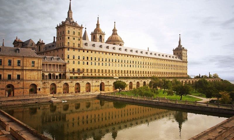 Excursion à Tolède, au monastère royal de l'Escurial et à la Valle de los Caídos depuis Madrid