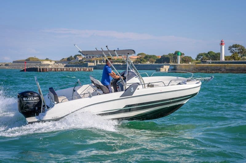Location de bateau - Bénéteau Flyer 6.6 SPACEdeck (Motorboat)