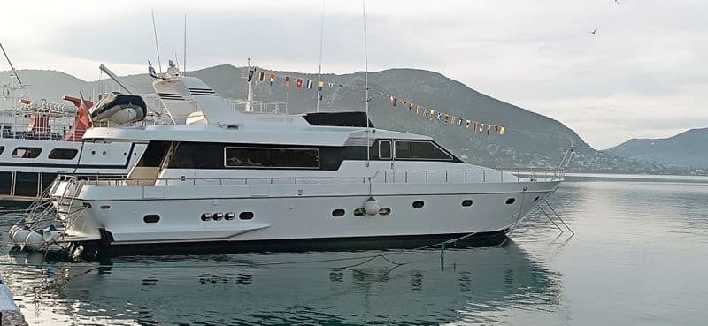 Location de bateau - Canados75 (Yacht)
