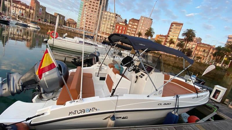 Nireus CL620 (Motorboat)