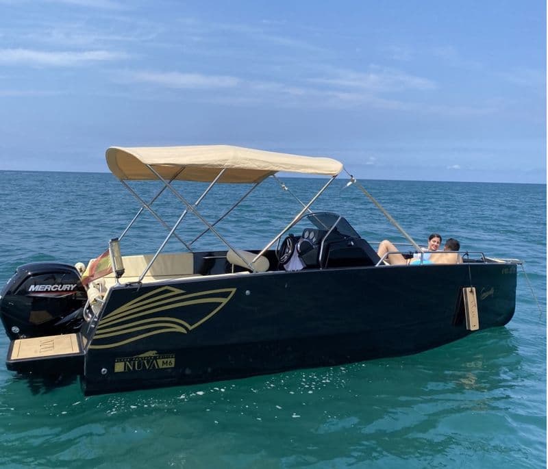 Nuva M6 Open (Motorboat)