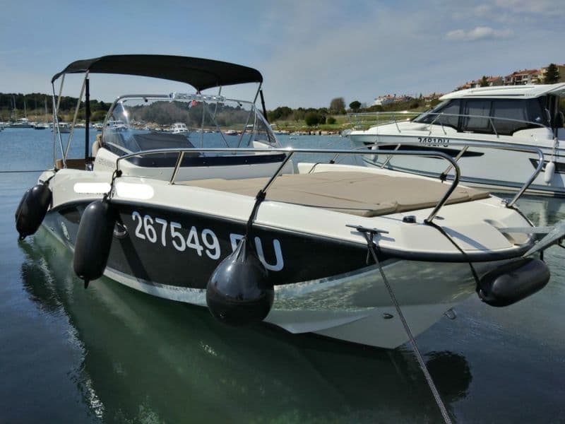 Quicksilver Activ 675 Sundeck (Motorboat)