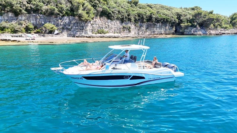 Jeanneau Cap Camarat 9.0 WA (Motorboat)