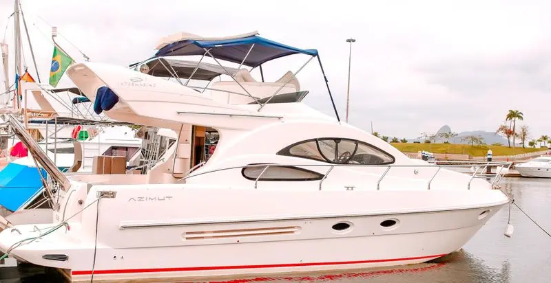 Azimut Flybridge (Motorboat)