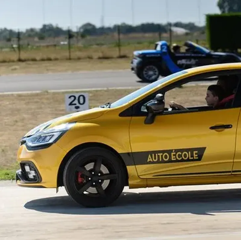 Stage de Pilotage pour Enfant à Poitiers