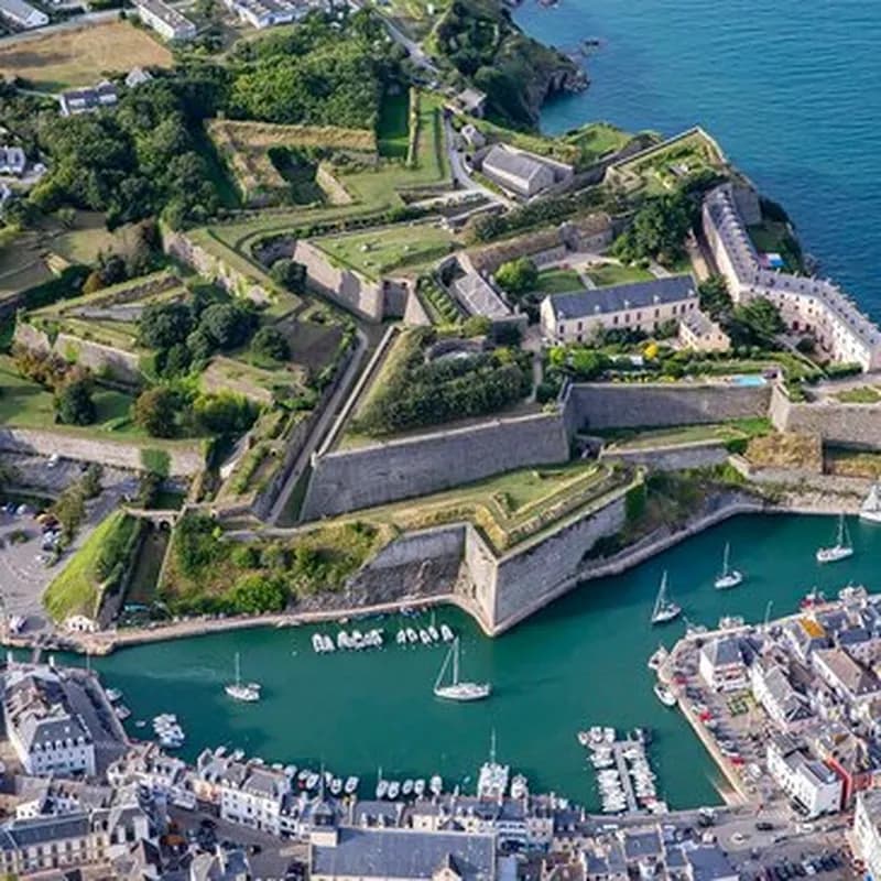 Baptême en Hélicoptère à Vannes - Survol de Belle-Île