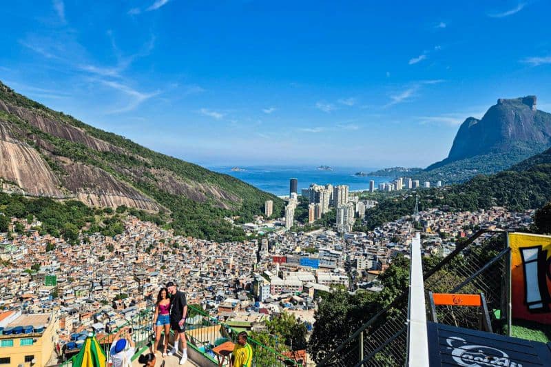 Billet Rio de Janeiro : Visite guidée de la favela de Rocinha en jeep + transfert à l'hôtel